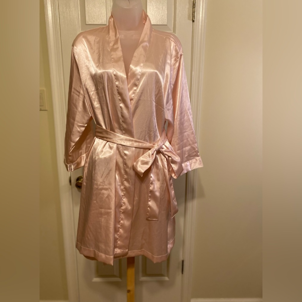 Lovely blush (BRIDESMAID) silky satin mini kimono w/belt, M/L (see measu…